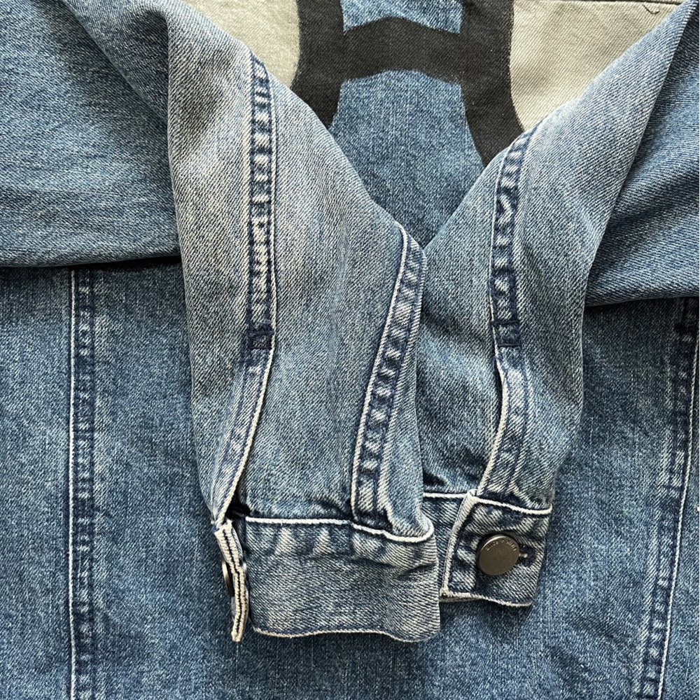 Alice + Olivia Denim Jacket with Eyeglasses and lips embroidered in the back. - Picture 8 of 10